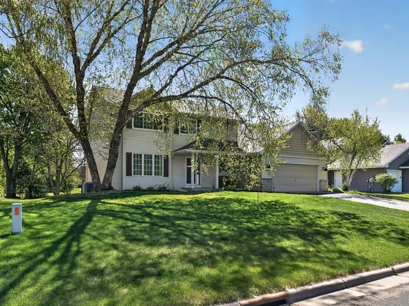 4696 Weston Hills Dr, Eagan, MN 55123