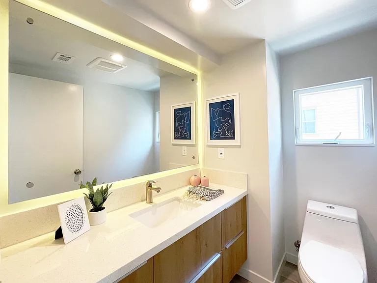 230 S San Marino Ave #B — Photo 14
