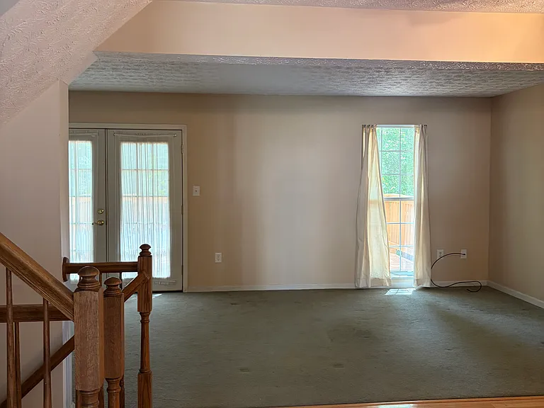 141 Foxview Dr — Photo 4