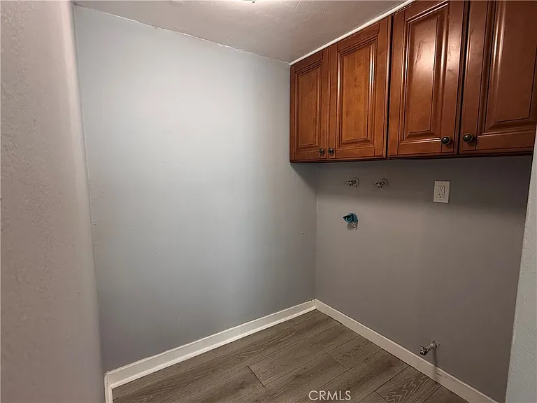 228 N Kodiak St #C — Photo 8