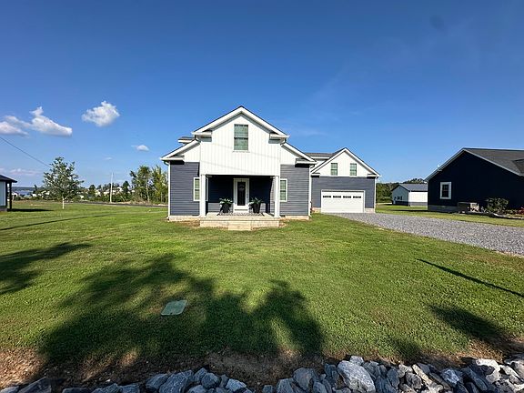 3rd image of 60 Lexington Dr