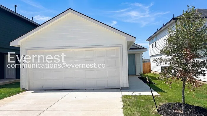 4 bed, 2.0 bath, 1359 sqft, $1,495 — Photo 1