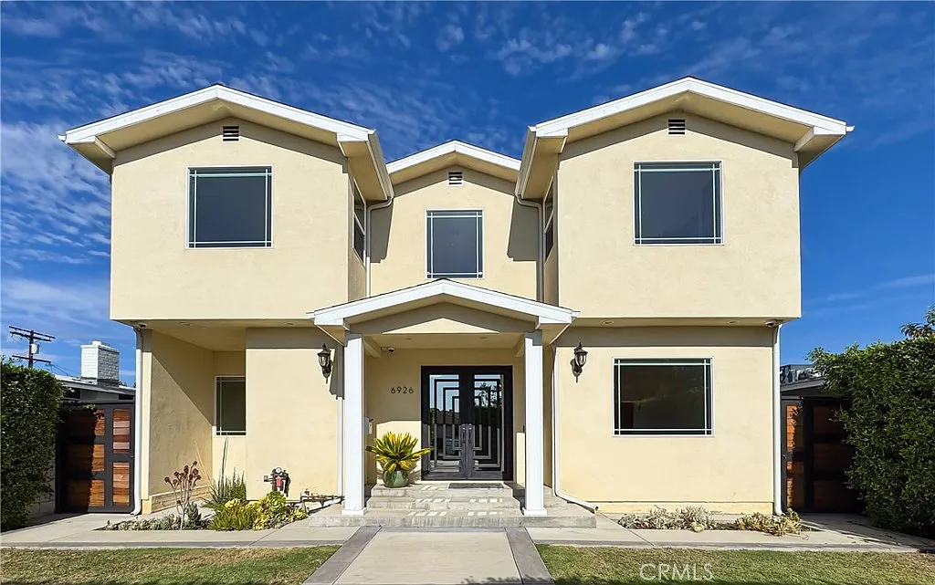4 bed, 3034 sqft, $5,995 — Photo 1