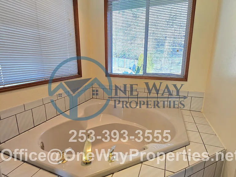 2855 Chambers Bay Dr — Photo 16