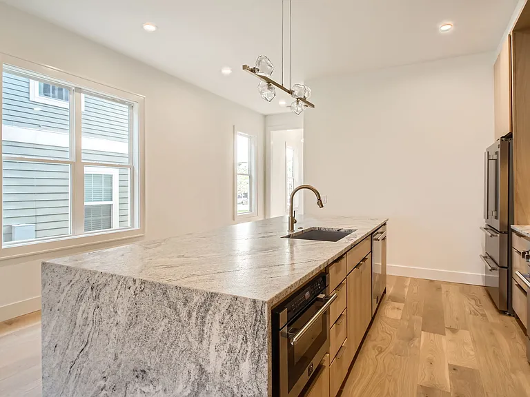 623B Eastboro Dr — Photo 8