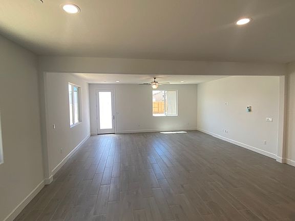 5th image of 2693 N McKelvey Ave