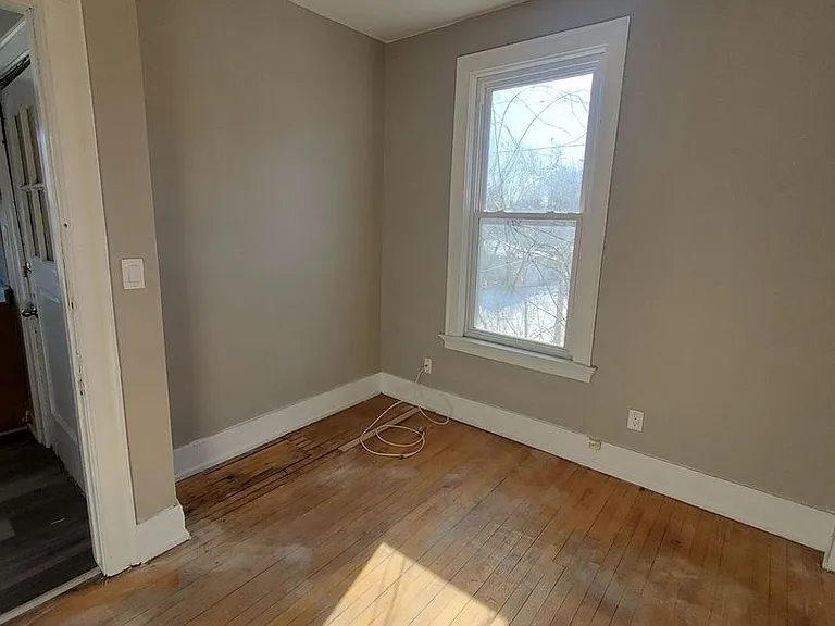 223-225 E Burleigh St. (Duplex)(Ace Property) — Photo 12