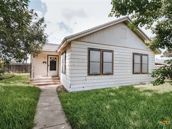 102 Lariat Ln, Victoria, TX 77901