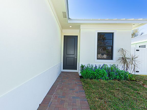 4th image of 308 4th Street