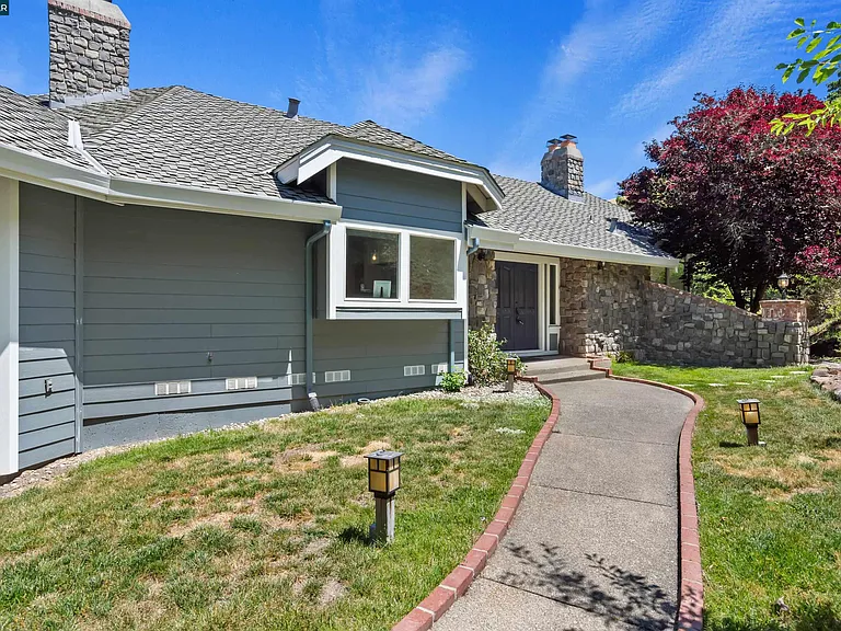2324 Saddleback Dr — Photo 20