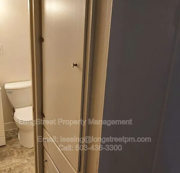 350 SE Lilly Ave #3 — Photo 10