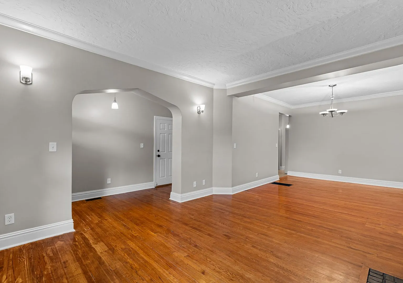 5783 McPherson Ave. — Photo 1