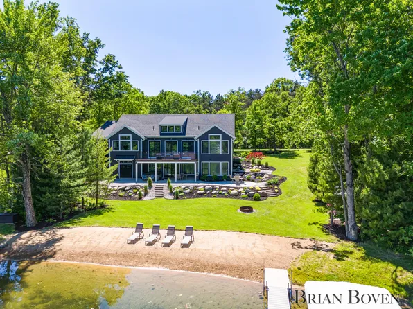 12924 Sandyside Dr, Gowen, MI 49326