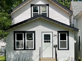 24 16th Avenue North