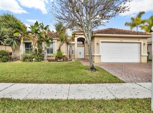 1553 SW 189th Ave, Hollywood, FL 33029
