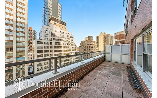 Sold by Douglas Elliman | media 17