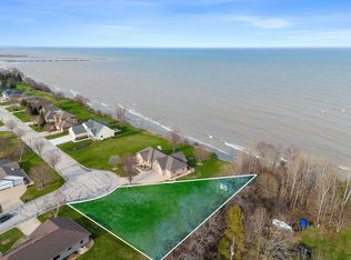Sundancer Ln, Kewaunee, WI 54216