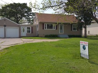 2408 Bowling St SW, Cedar Rapids, IA 52404