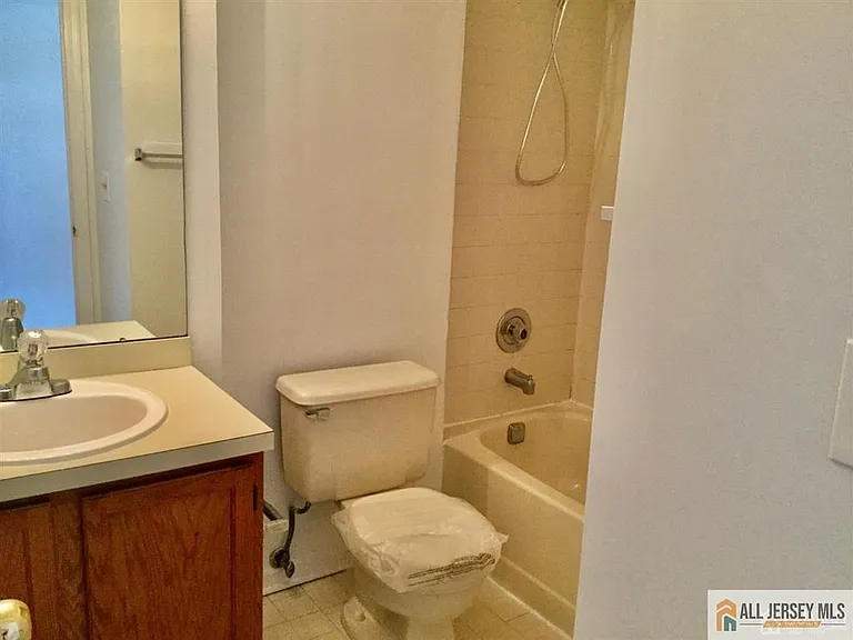 682 Darlington Dr — Photo 19