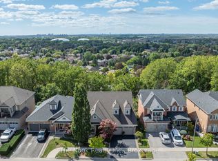 70 James Rowe Dr, Whitby, ON L1R 2Y3