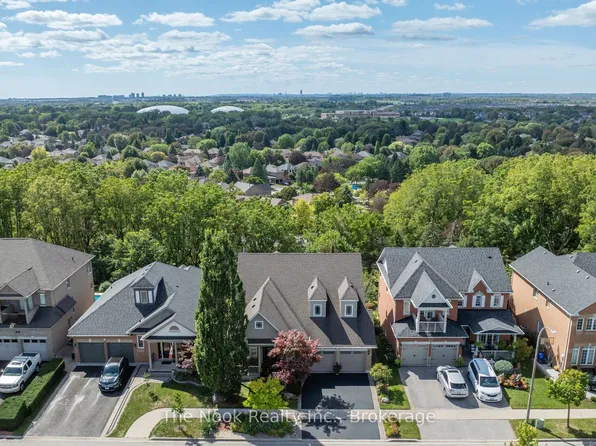 70 James Rowe Dr, Whitby, ON L1R 2Y3