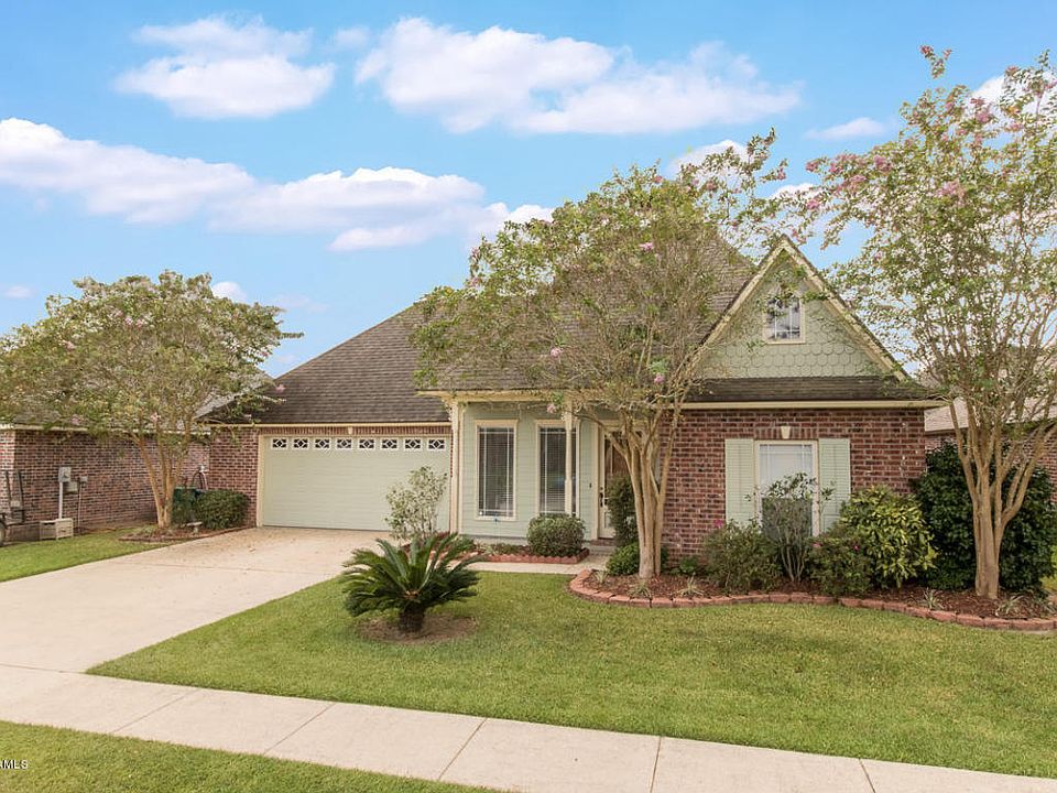 1st image of 113 Shadowbrook Ln