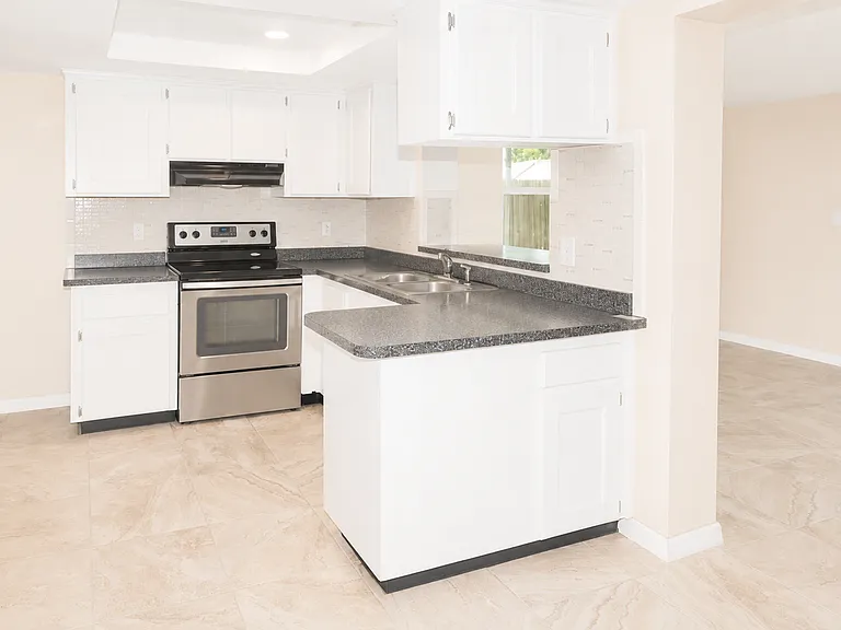10801 Oldham Rd — Photo 7