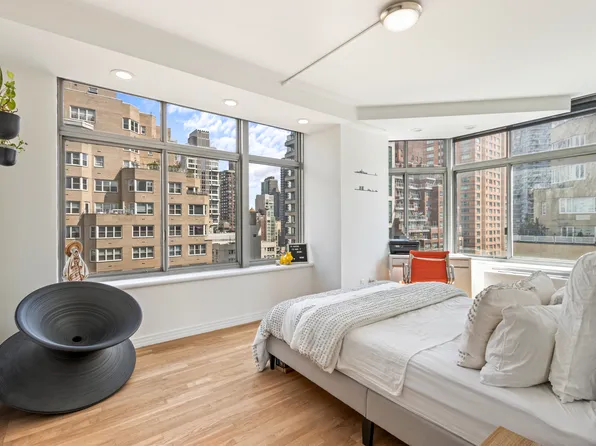 188 East 64th Street image 5 of 10