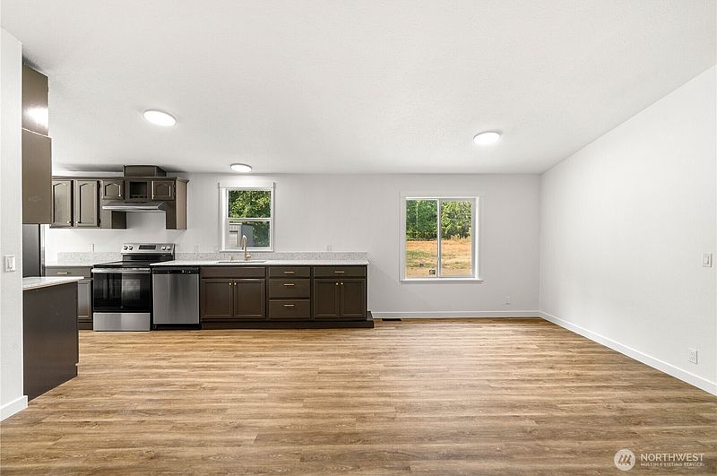 5th image of 15019 Turner Road SE