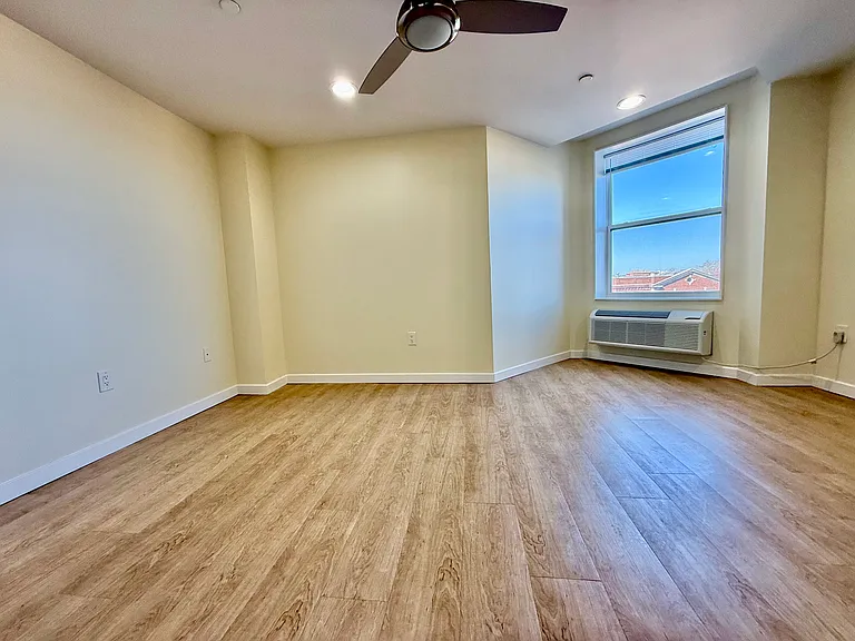 249 S 49th St #8O6 — Photo 71