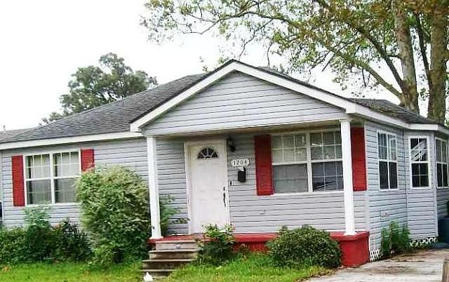 1st image of 1204 Moisant Dr