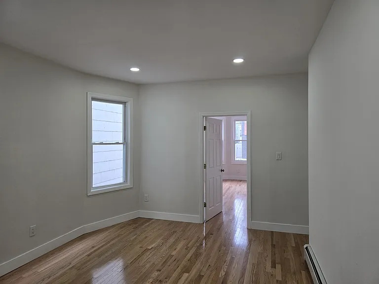 15 Dwight St — Photo 10