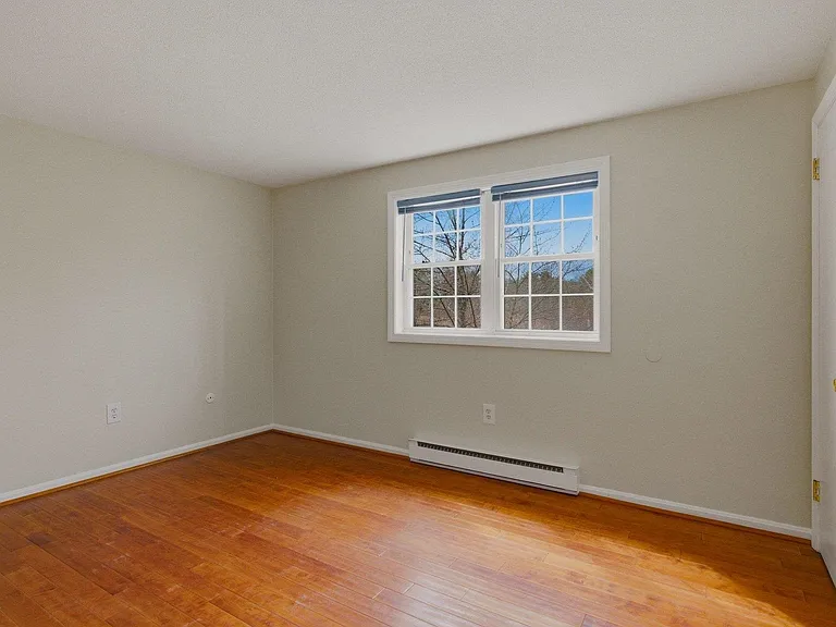 559 Sagamore Ave #15 — Photo 17