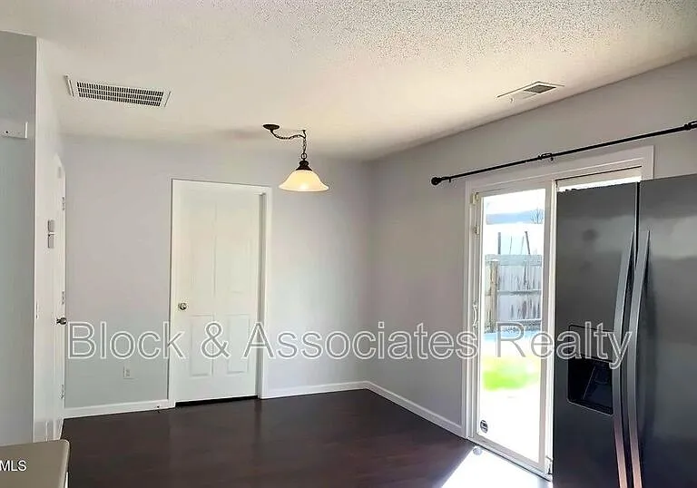 3003 Skybrook Ln — Photo 4