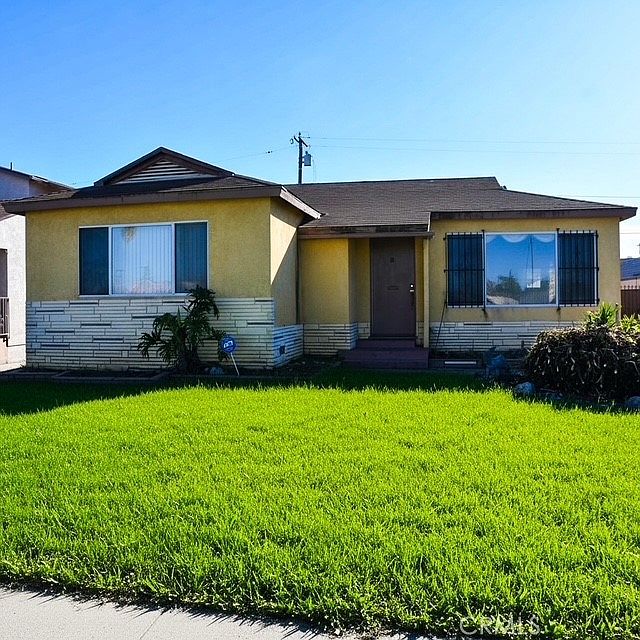 1st image of 1422 W 110th Pl