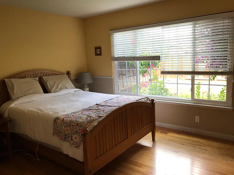 1082 Robbia Dr — Photo 9