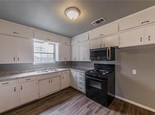 3568 Half Moon Dr, Fort Worth, TX 76111