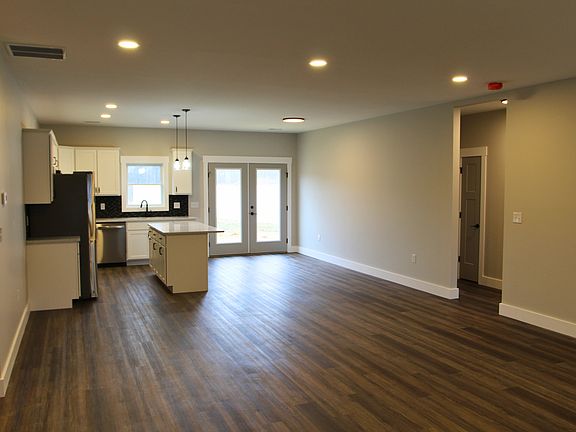 2nd image of 531 E Dogwood Ct E