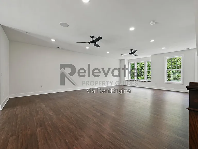 4227 Saunders Tavern Trl #B — Photo 3