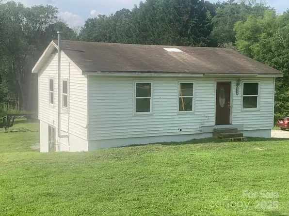 286 Berkeley Rd, Hendersonville, NC 28792