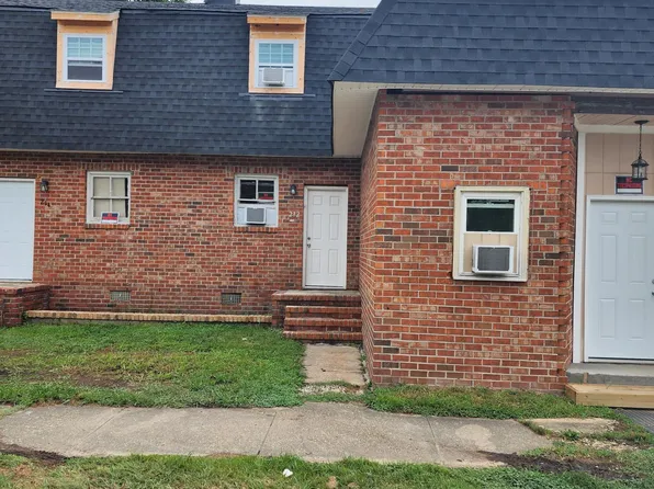 212 S Dunlop St, Petersburg, VA 23803