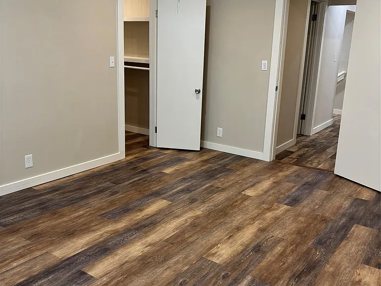 8049 Forest Hills Dr — Photo 30