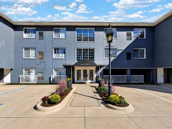 662 Purdy St APT 318, Birmingham, MI 48009