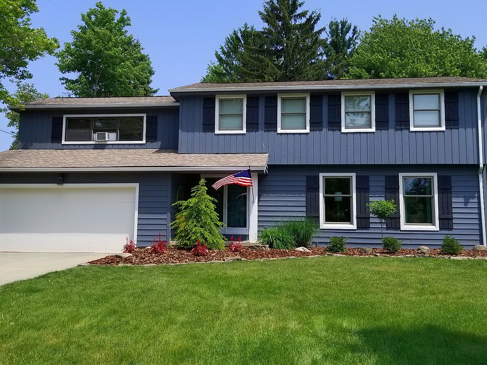 1st image of 550 Thorn Dr NE