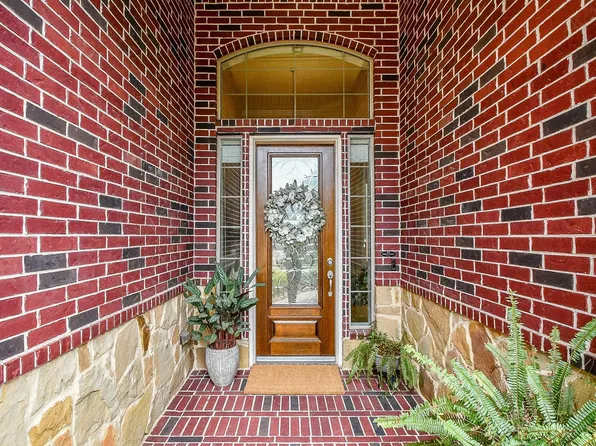 6518 Monrovia Ln, Sugar Land, TX 77479