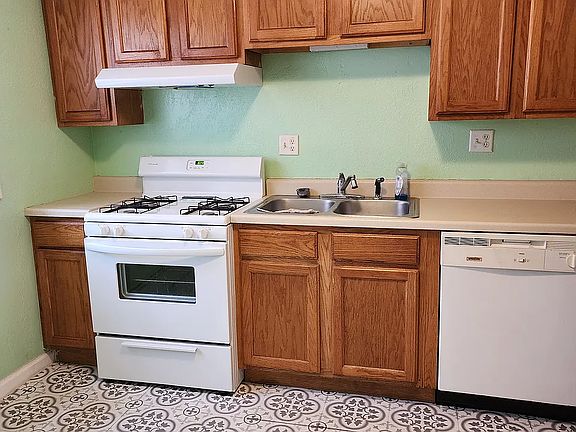 5th image of 2930 Sandy Hollow Rd #2