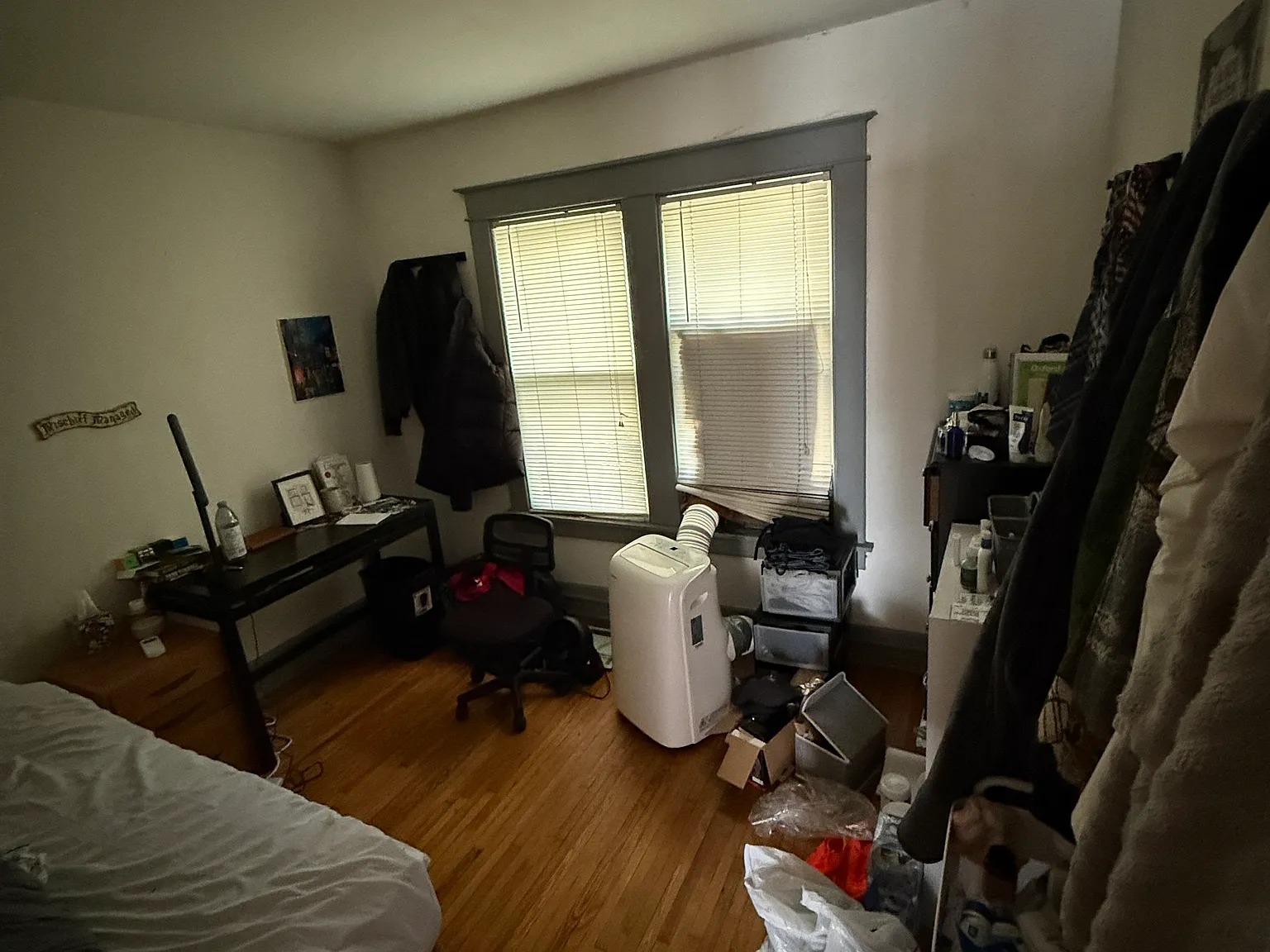 5 bed, 1800 sqft, $750 — Photo 3