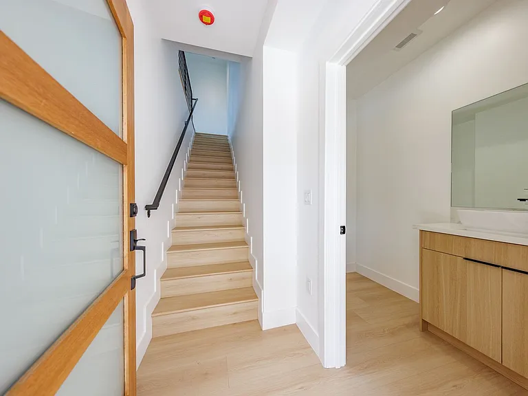 Gorgeous New Townhomes Next To la Cienega Park — Photo 14
