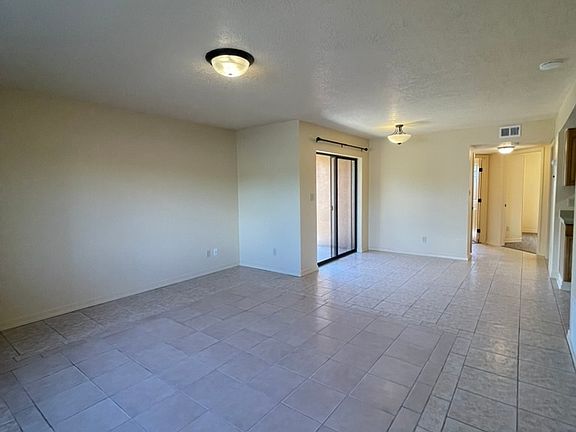 4th image of 1721 Girard Blvd SE #B