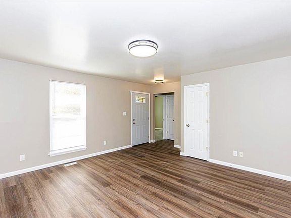 2nd image of 3721 Lincoln Ave